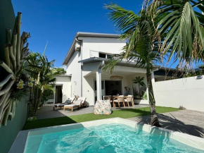 Les Ti Pêcheurs Beige Piscine bord de mer